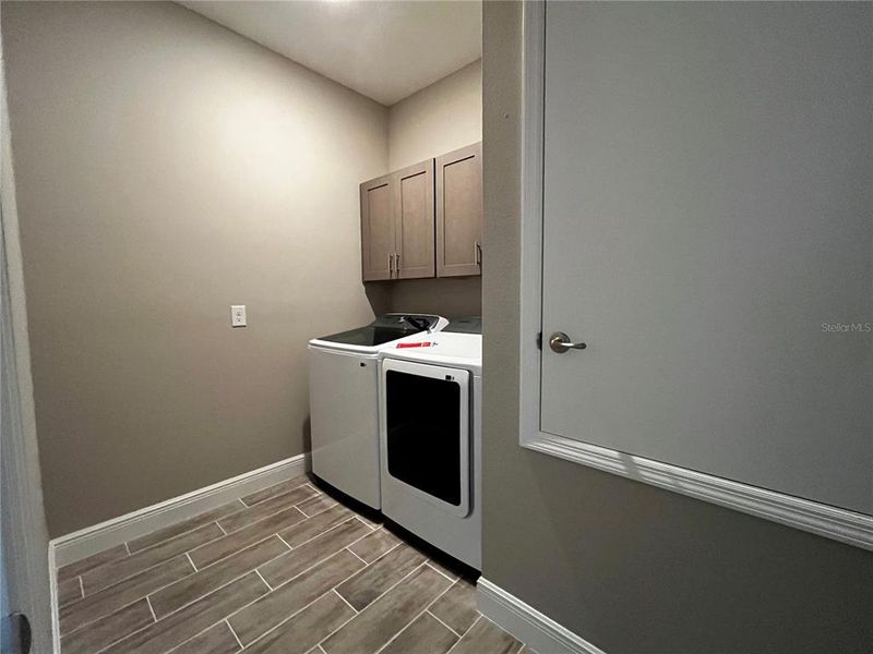 Furnished interior view inside a new home in Villa Pass, Mascotte (Image 8).