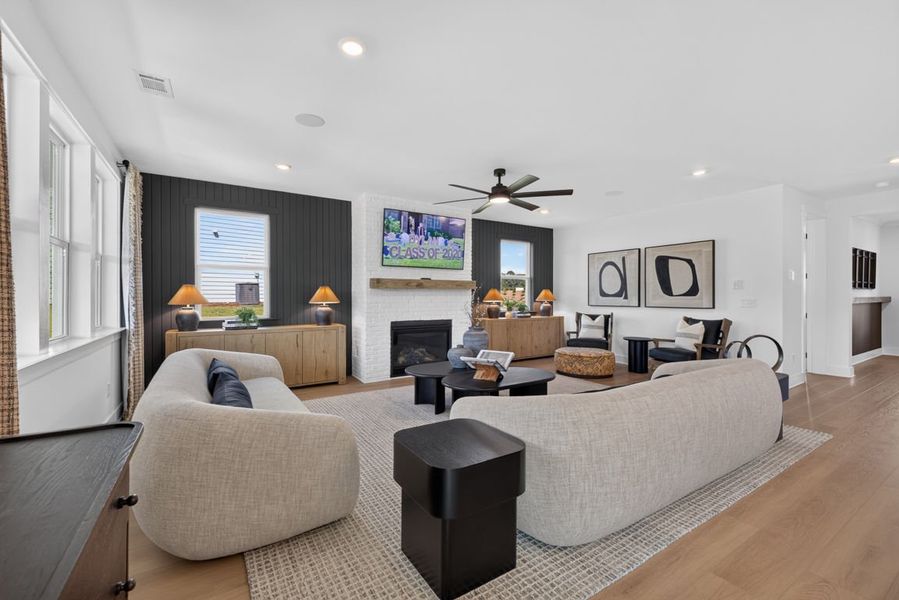 Representative furnished interior of a home built from the Oakhurst by Pulte Homes in Everhour, Newnan (Image 52).