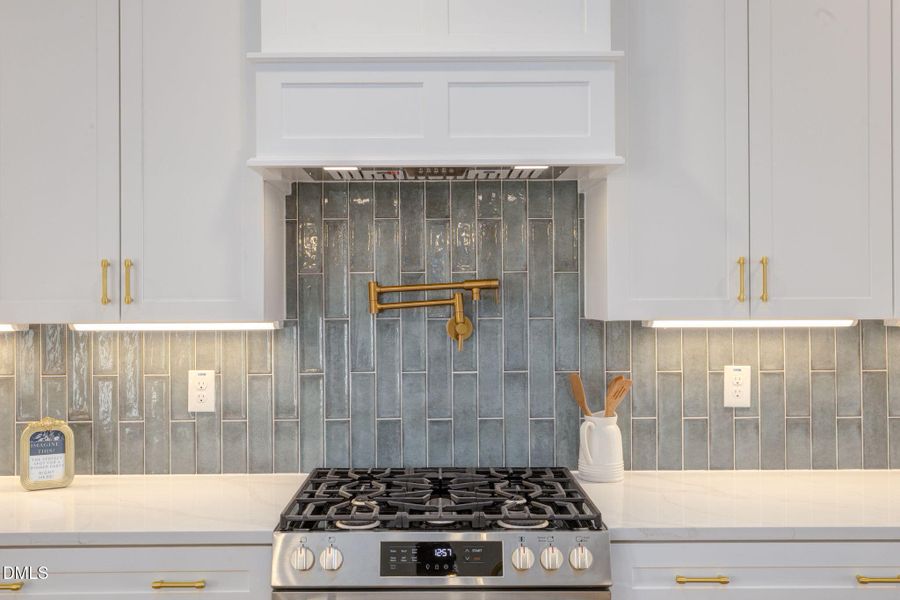 12-web-or-mls-Roombiance12