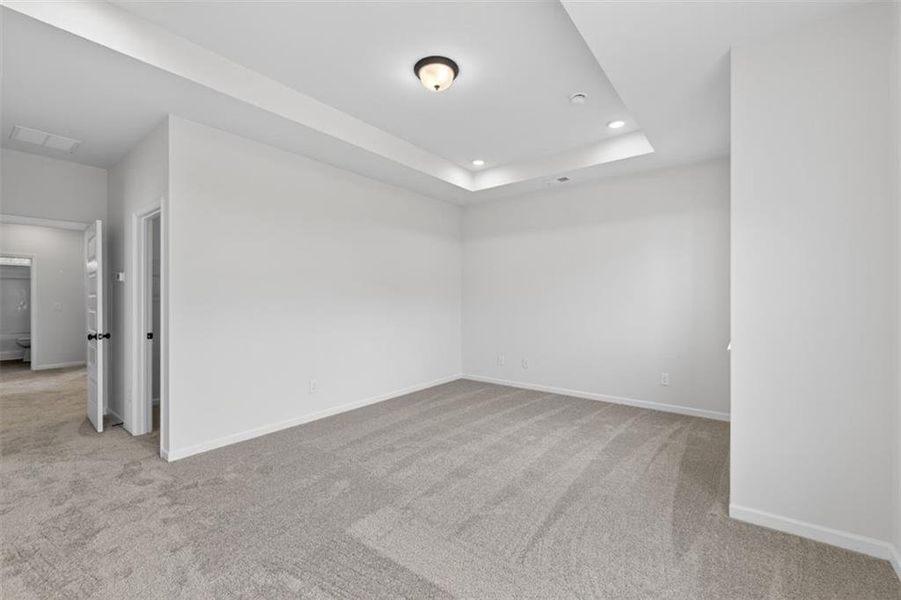 Spacious, unfurnished interior of a new home in Sanders Park, Austell (Image 37).