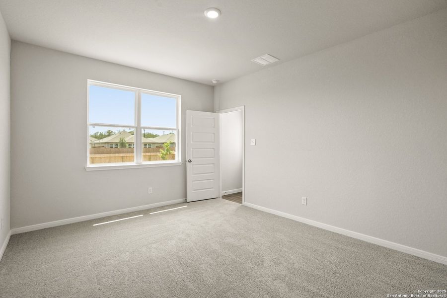 Spacious, unfurnished interior of a new home in Abbott Place, St. Hedwig (Image 21). Spacious, unfurnished interior of a new home in Abbott Place, St. Hedwig (Image 21).