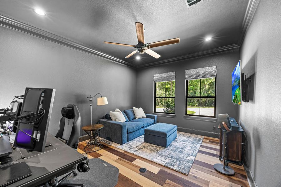 Downstairs office space#2 - offering a spacious and versatile work area, easily adaptable as an additional bedroom Downstairs office space#2 - offering a spacious and versatile work area, easily adaptable as an additional bedroom