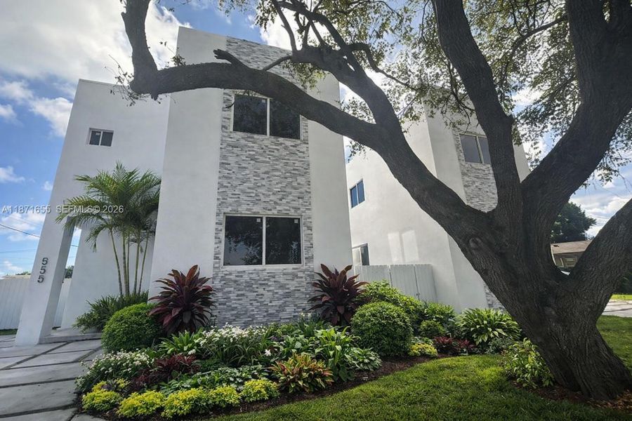 Photo has been virtually staged. Actual property is vacant." Photo has been virtually staged. Actual property is vacant."
