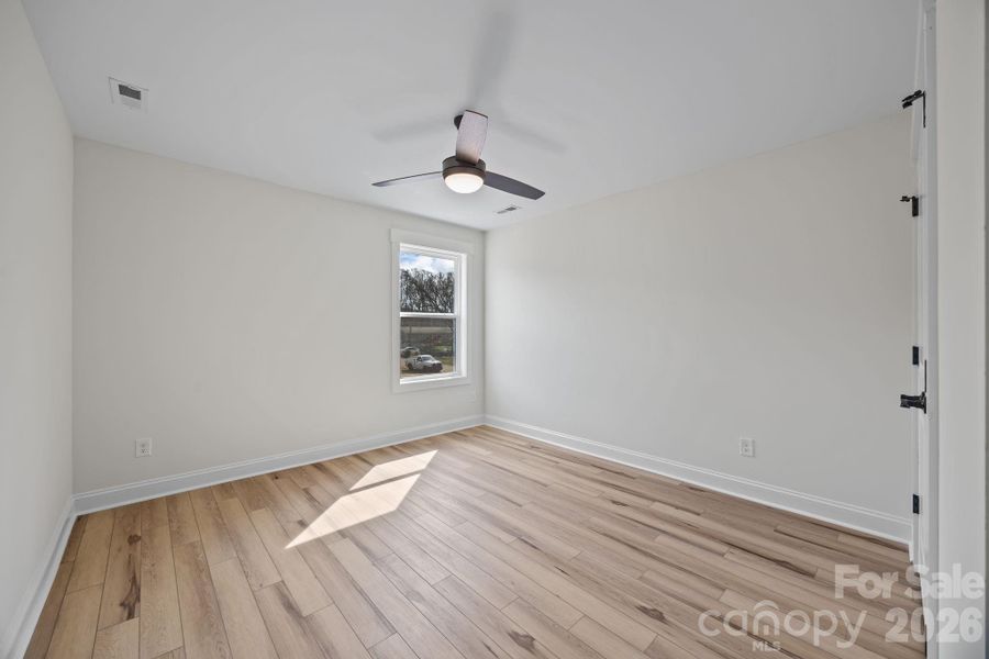 Spacious, unfurnished interior of a new home in , Salisbury (Image 33).