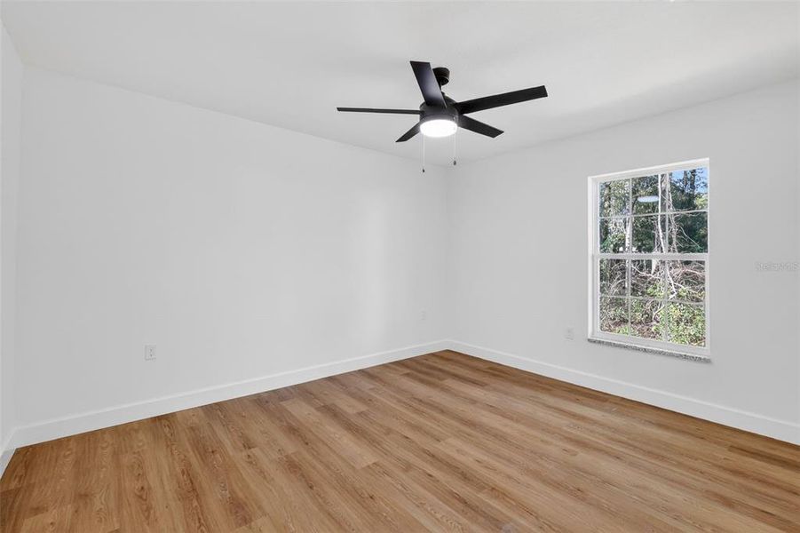 Spacious, unfurnished interior of a new home in , Dunnellon (Image 18).