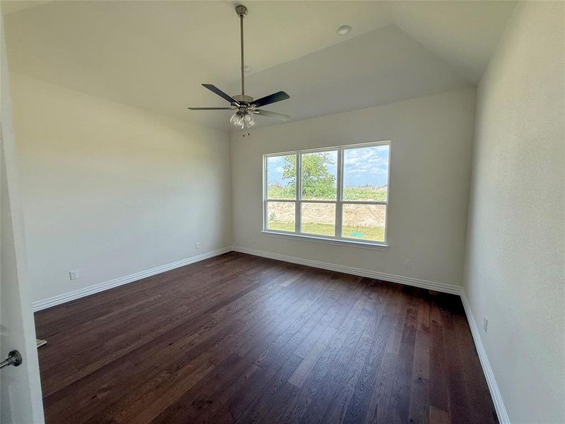 Spacious, unfurnished interior of a new home in Windmill Creeks, Weatherford (Image 11). Spacious, unfurnished interior of a new home in Windmill Creeks, Weatherford (Image 11).