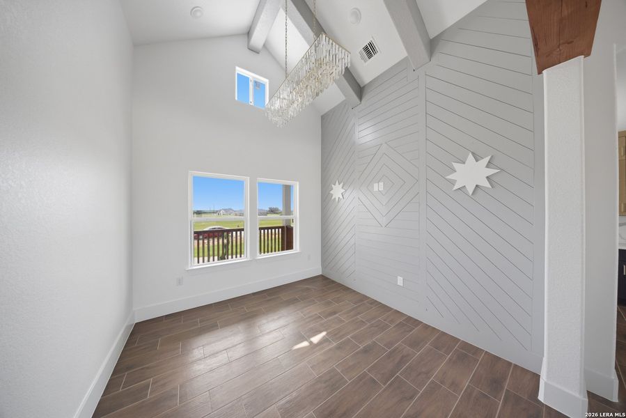 Spacious, unfurnished interior of a new home in , Floresville (Image 16).