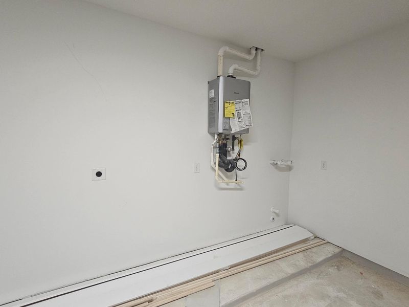 Spacious, unfurnished interior of a new home in Blackhawk in Pflugerville, Pflugerville (Image 18).