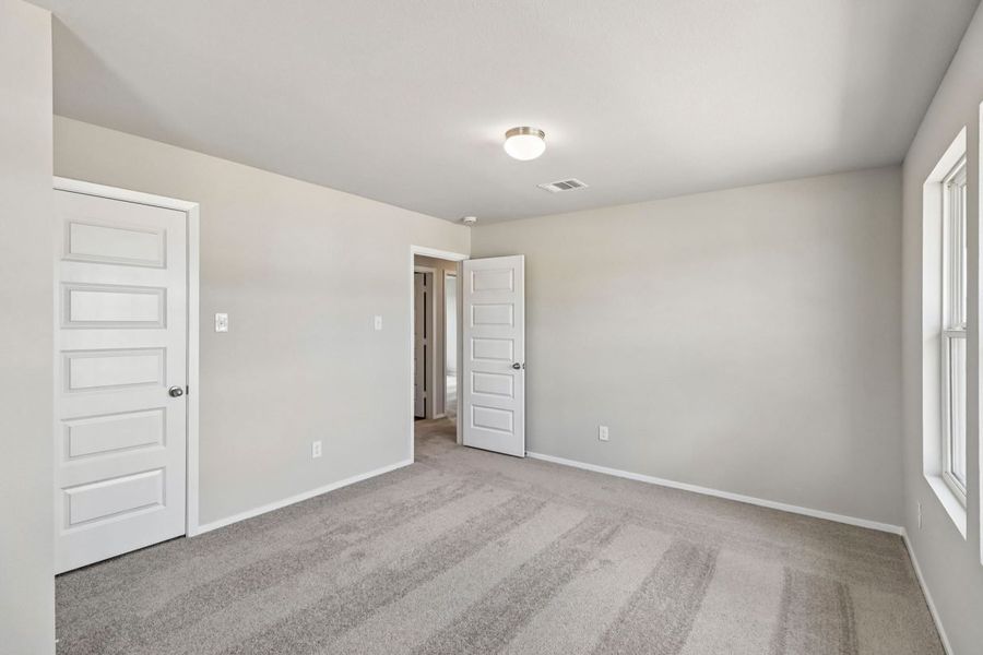 Spacious, unfurnished interior of a new home in Sorella, Tomball (Image 20). Spacious, unfurnished interior of a new home in Sorella, Tomball (Image 20).
