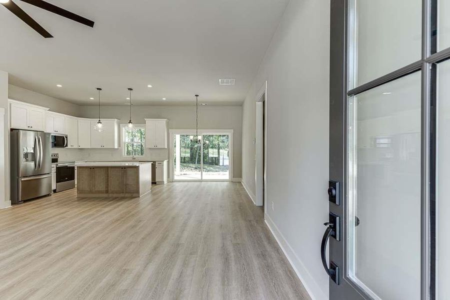 Spacious, unfurnished interior of a new home in , Jefferson (Image 20).