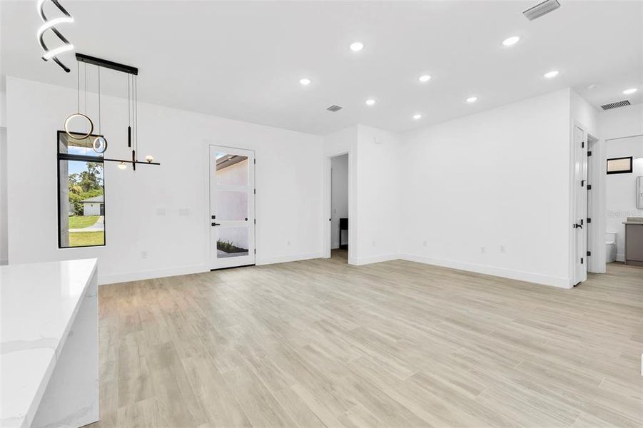 Spacious, unfurnished interior of a new home in , Port Charlotte (Image 41).
