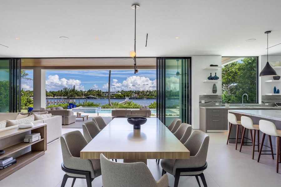 Dining Area to Loggia