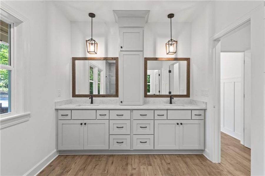 Furnished interior view inside a new home in , Dahlonega (Image 7).