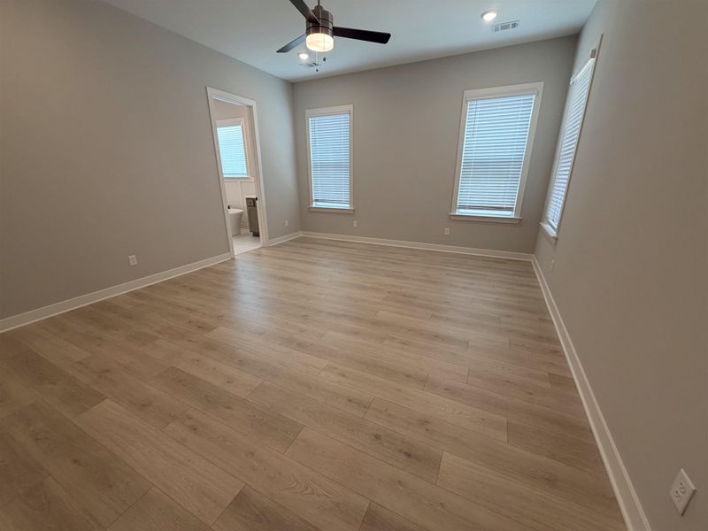 Spacious, unfurnished interior of a new home in Lockwood, Collierville (Image 22).