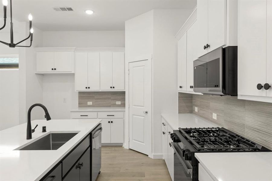 512 Sherwood_3502_Hackberry_Kitchen (3)