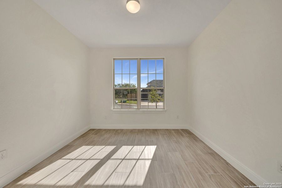 Spacious, unfurnished interior of a new home in Preserve at Annabelle Ranch, San Antonio (Image 23).