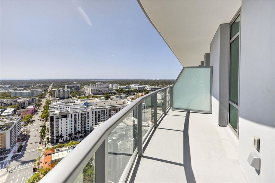 Condo located in St. Petersburg, FL showcasing its design and architecture (Image 35). Condo located in St. Petersburg, FL showcasing its design and architecture (Image 35).