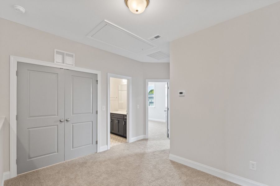 Representative unfurnished interior of a home built from the The Juniper by RobuckHomes in Kennebec Crossing, Angier (Image 115).