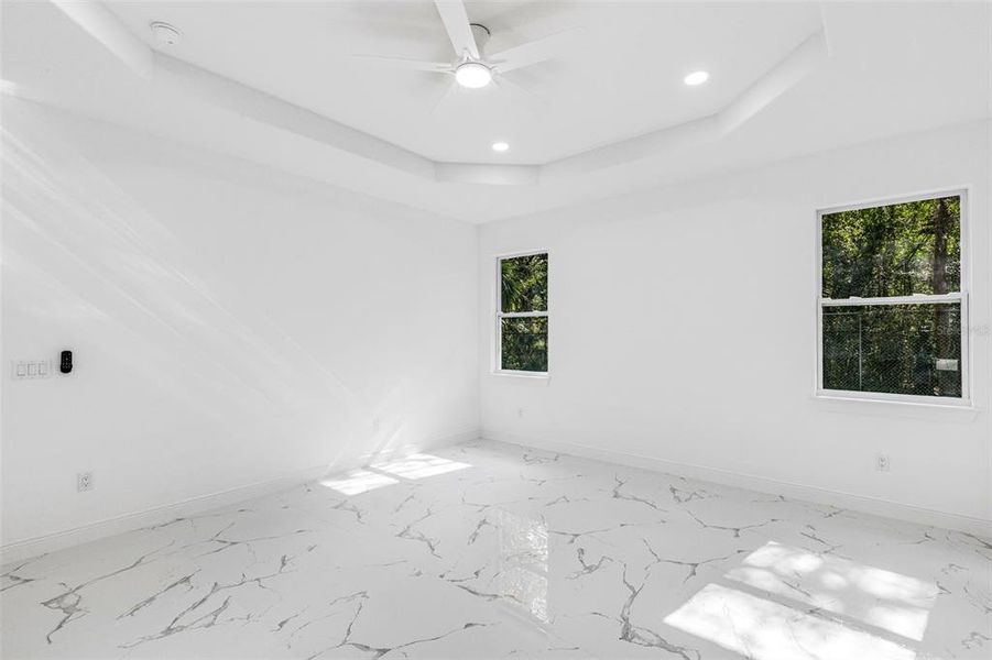 Spacious, unfurnished interior of a new home in , Tampa (Image 23).