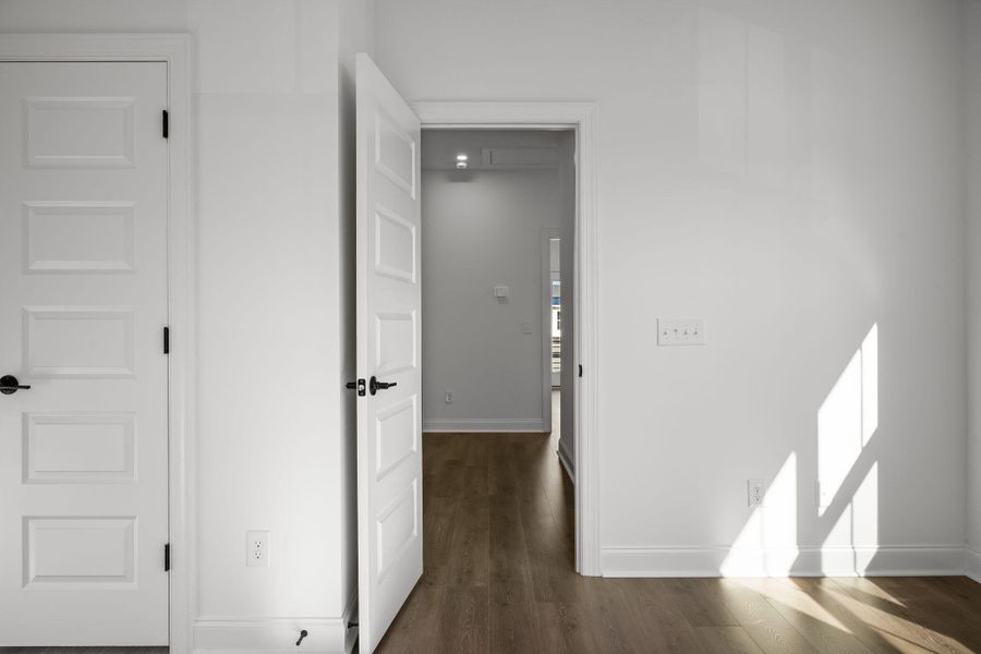 Spacious, unfurnished interior of a new home in Hayes Park, Johns Island (Image 41).