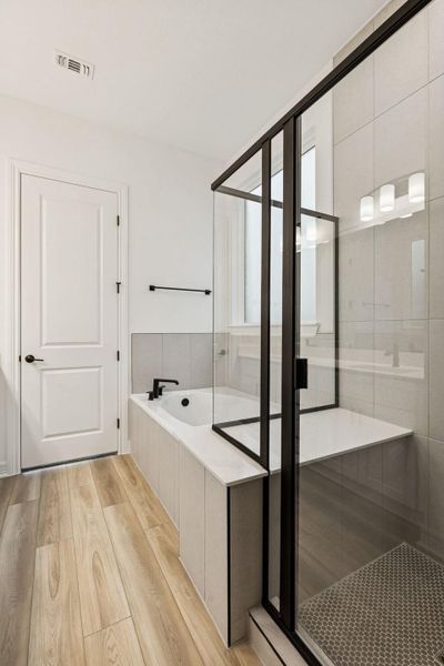 Furnished interior view inside a new home in Valencia, Manvel (Image 7).