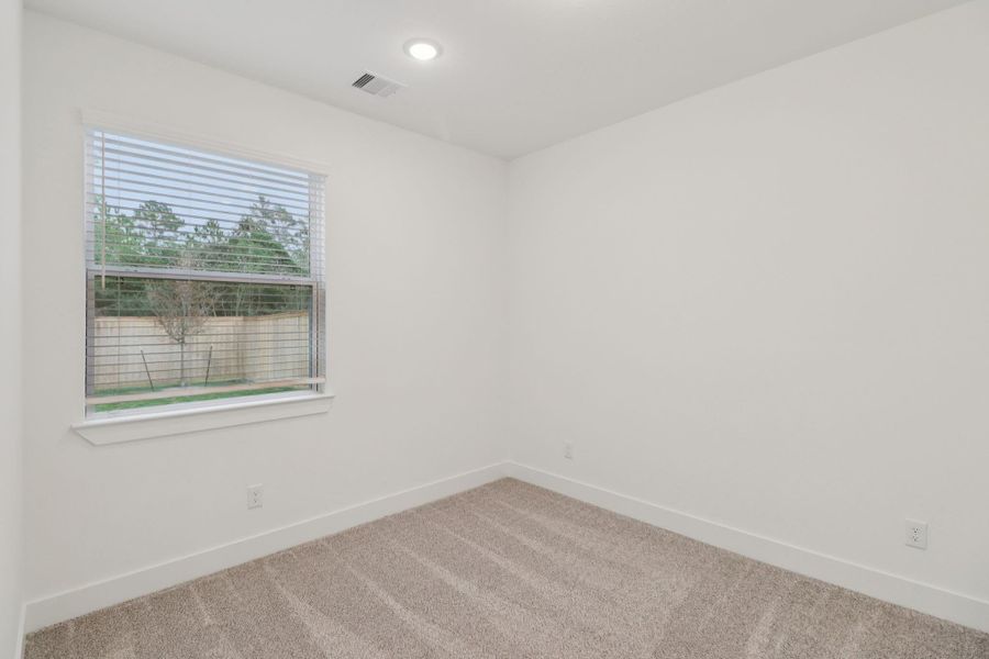 Spacious, unfurnished interior of a new home in Kresston, Montgomery (Image 30).