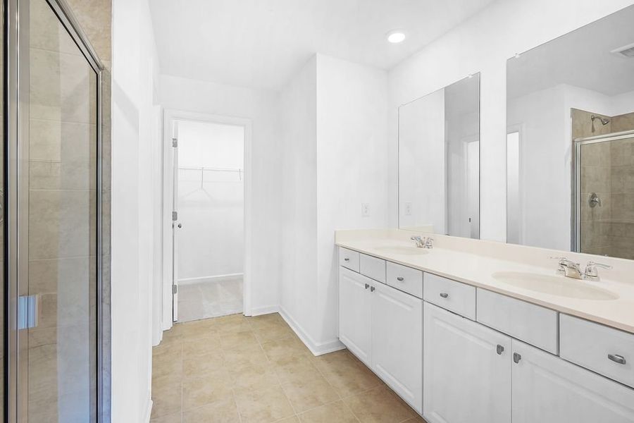 Furnished interior view inside a new home in Hampton Trace, Marietta (Image 4).