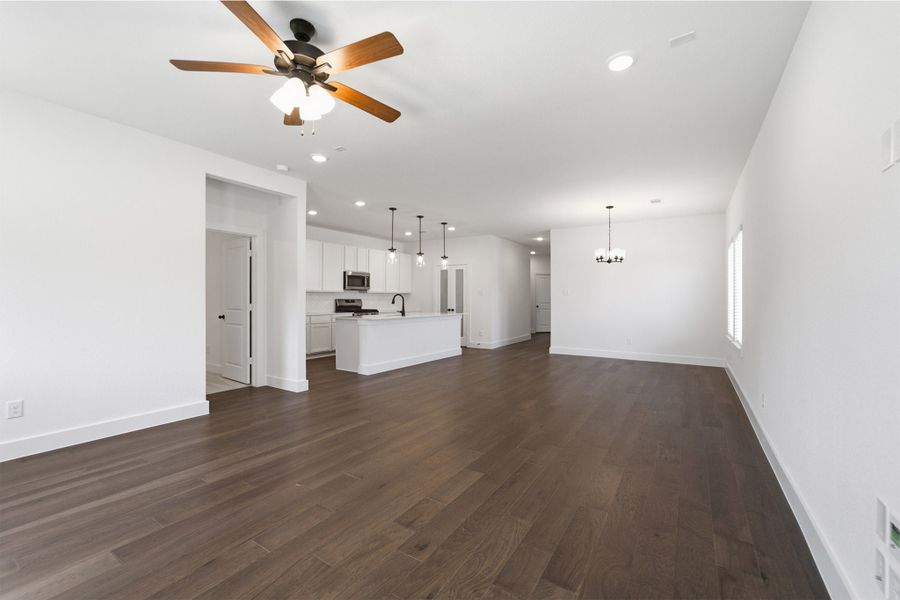 Spacious, unfurnished interior of a new home in Heartland, Crandall (Image 19).