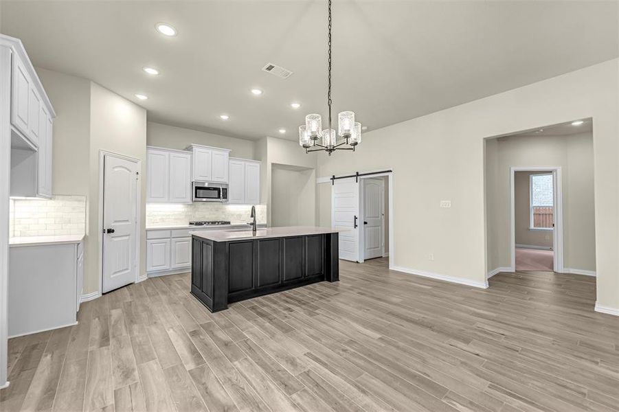 Spacious, unfurnished interior of a new home in Morningstar, Aledo (Image 20).