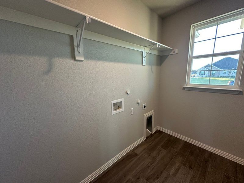 Spacious, unfurnished interior of a new home in Oak Valley, Oak Ridge (Image 13). Spacious, unfurnished interior of a new home in Oak Valley, Oak Ridge (Image 13).