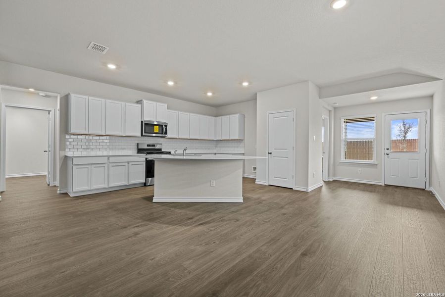 Image 24 of a home in Avenida.