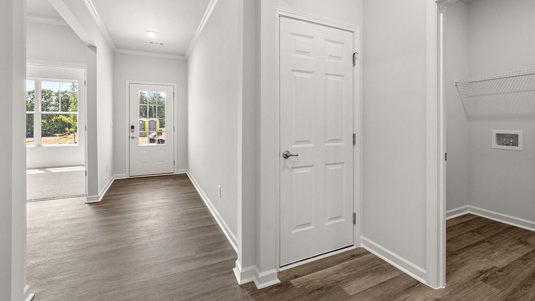 Spacious, unfurnished interior of a new home in Oaks at Cedar Grove, Fairburn (Image 13).