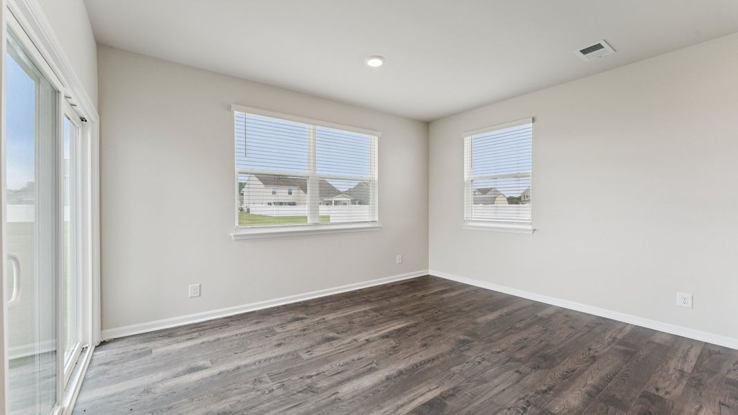 Spacious, unfurnished interior of a new home in Tooley Harbor, Elizabeth City (Image 17).