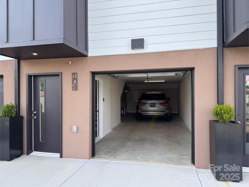 Spacious, unfurnished interior of a new home in , Asheville (Image 24).