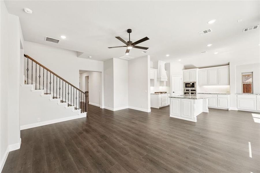Spacious, unfurnished interior of a new home in Maplewood, Glenn Heights (Image 38). Spacious, unfurnished interior of a new home in Maplewood, Glenn Heights (Image 38).