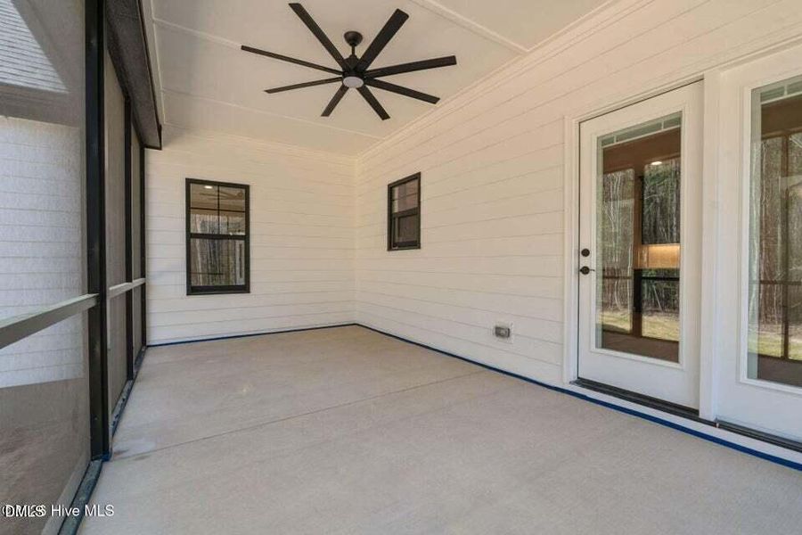 355 Shaw Rd 355 Shaw Rd