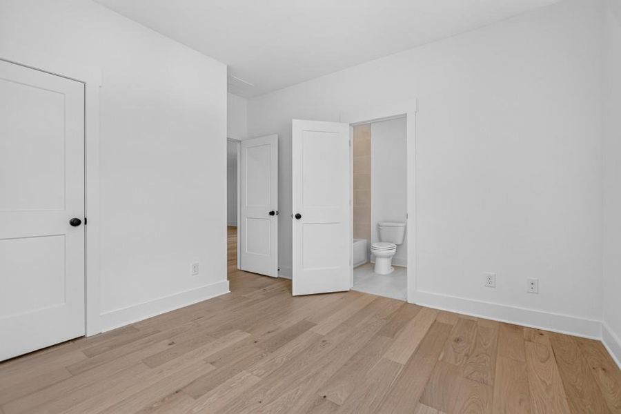 Spacious, unfurnished interior of a new home in Livingstone Park, Kennesaw (Image 14).