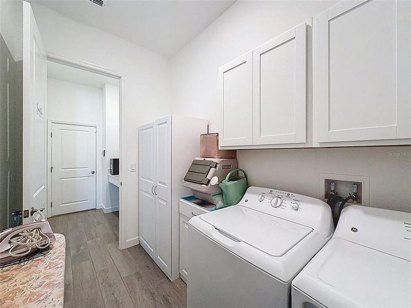 Furnished interior view inside a new home in Southshore Bay: The Estates, Wimauma (Image 13). Furnished interior view inside a new home in Southshore Bay: The Estates, Wimauma (Image 13).