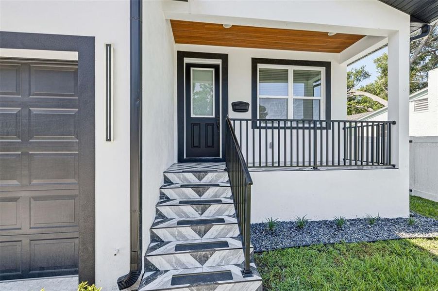 Exterior details and patio area of a home in , St. Petersburg (Image 3).