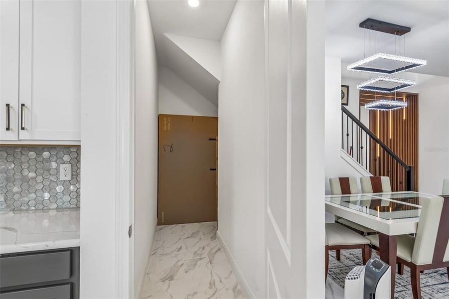 Furnished interior view inside a new home in , Orlando (Image 38).