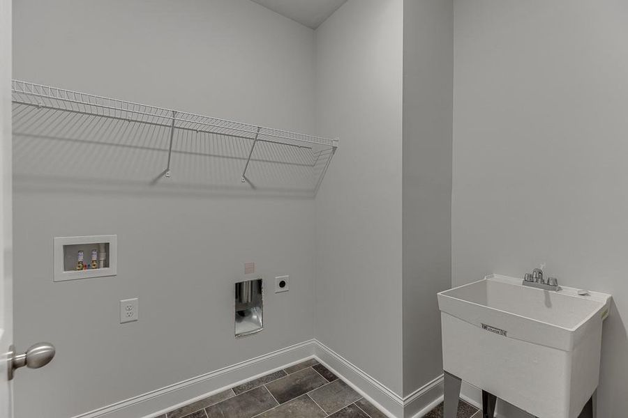 Spacious, unfurnished interior of a new home in , Jefferson (Image 27).