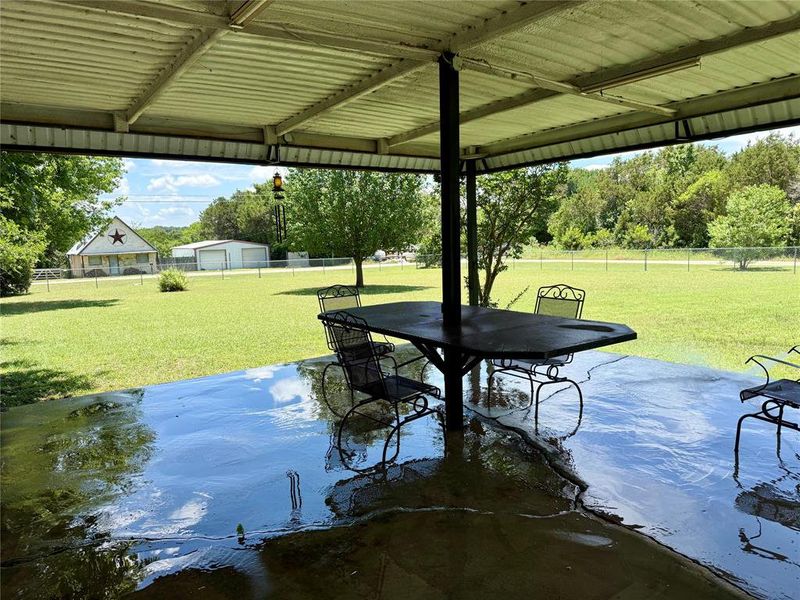 Community amenities in , Whitney (Image 30).