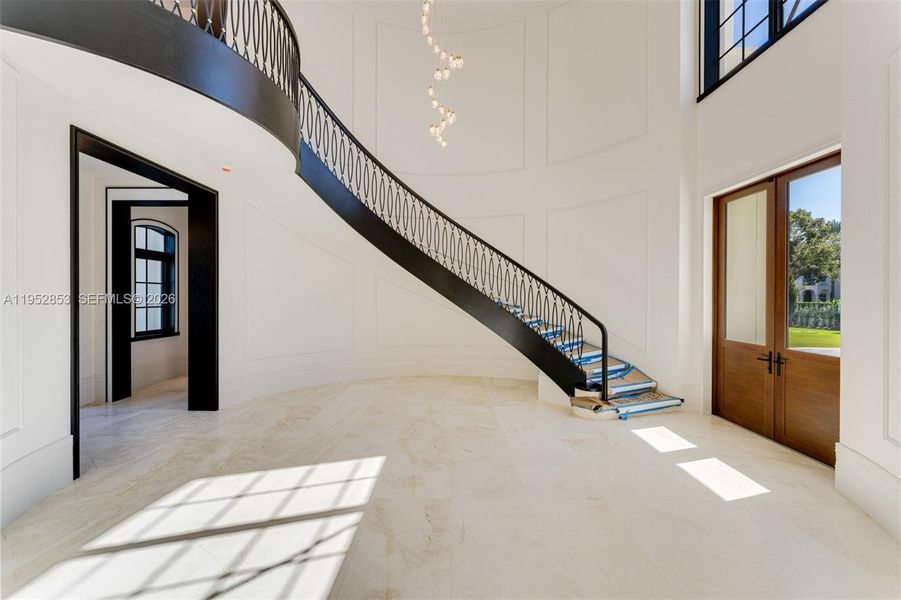 Spacious, unfurnished interior of a new home in , Pinecrest (Image 14).