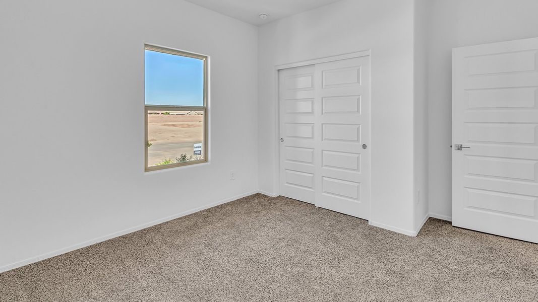 Spacious, unfurnished interior of a new home in Barnett Village, Marana (Image 30).