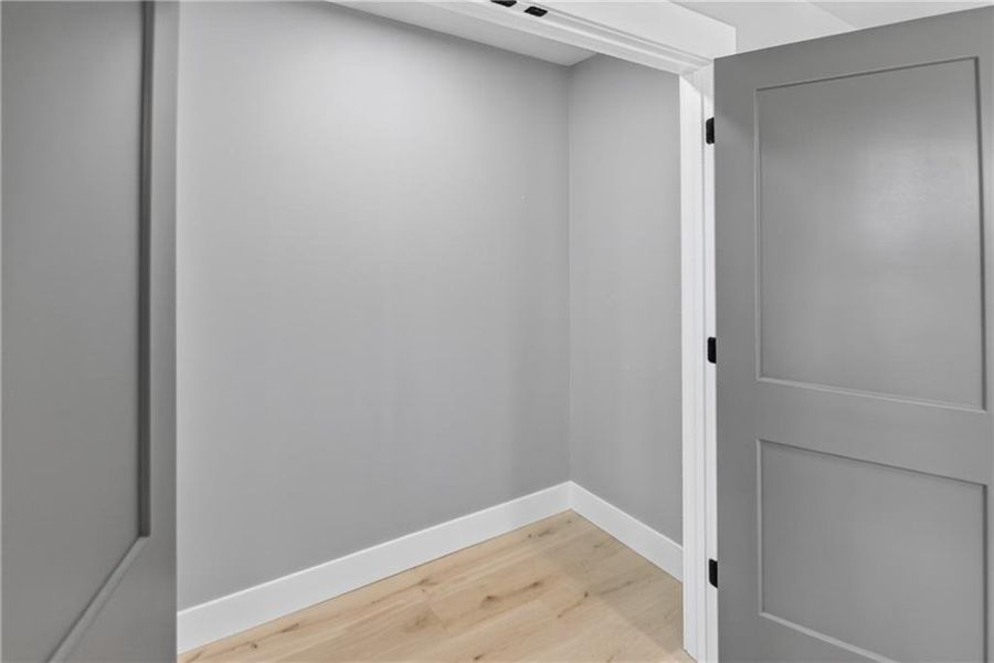 Spacious, unfurnished interior of a new home in , Stone Mountain (Image 149).