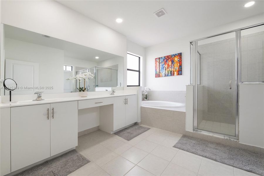 Furnished interior view inside a new home in , Miami (Image 12).