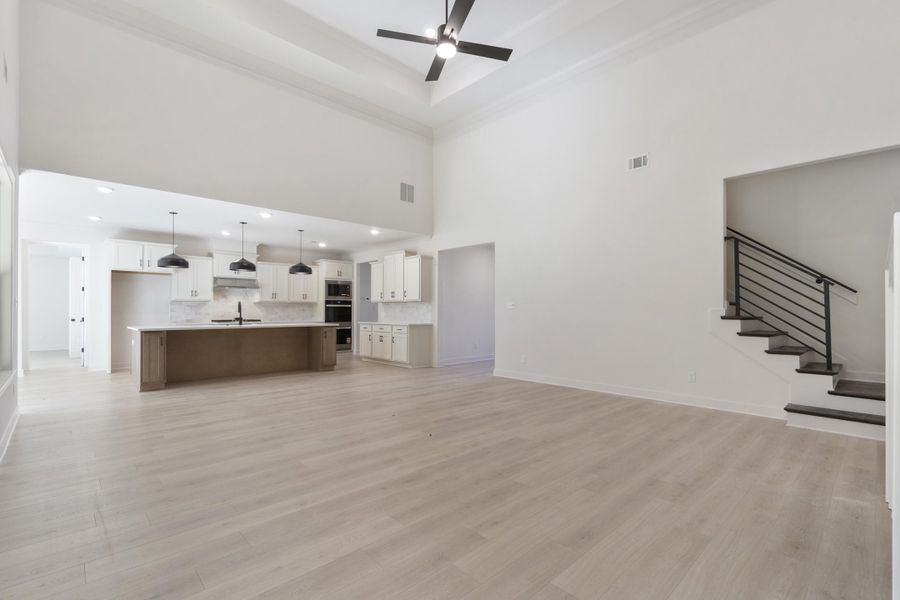 Spacious, unfurnished interior of a new home in White Oak, Arlington (Image 19).