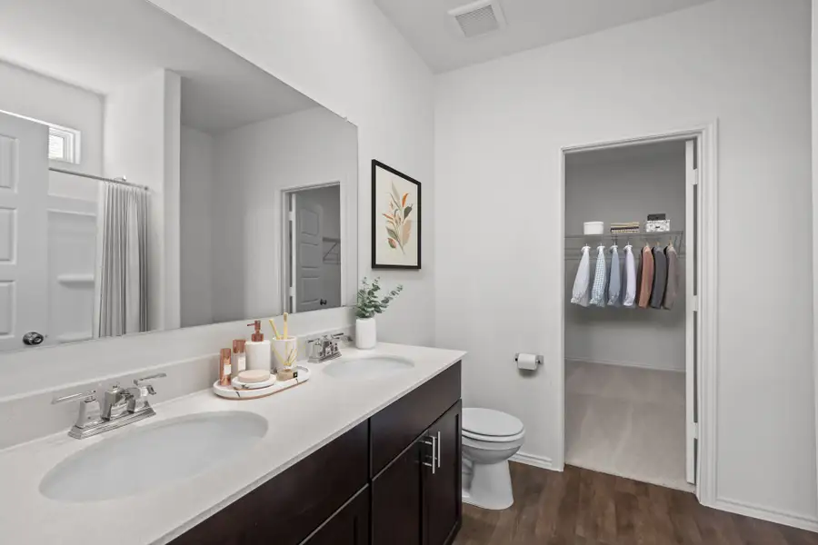 Furnished interior view inside a new home in River Ranch, Dayton (Image 7).
