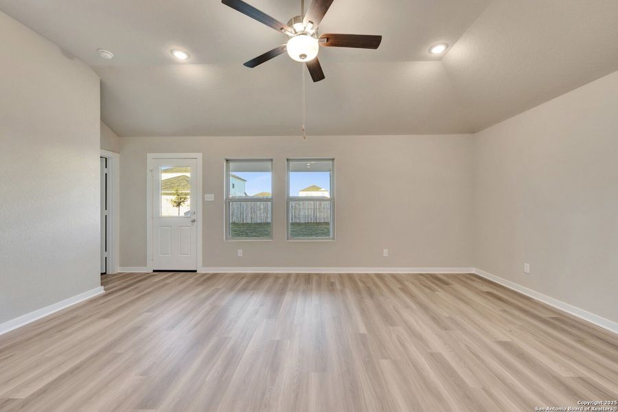 Spacious, unfurnished interior of a new home in Winding Brook, San Antonio (Image 22). Spacious, unfurnished interior of a new home in Winding Brook, San Antonio (Image 22).