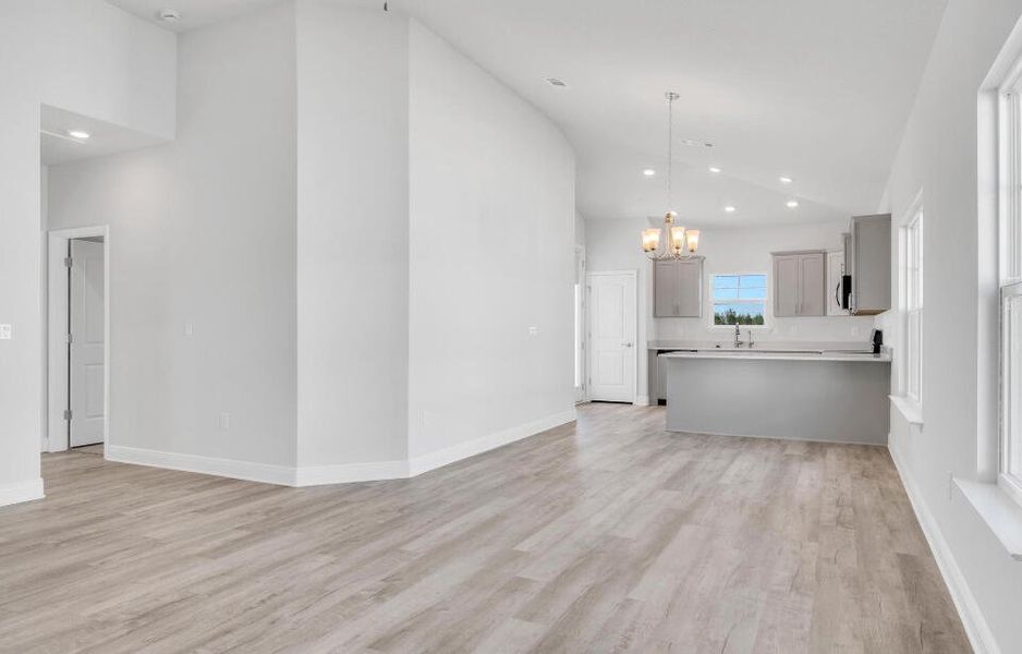 Spacious, unfurnished interior of a new home in The Bluffs at Lafayette, Freeport (Image 10).